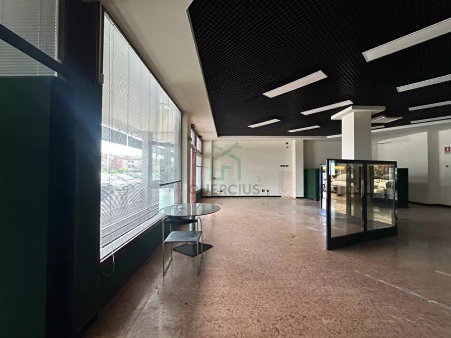 Immagine 8 di Negozio in vendita  in Corso Vittorio Emanuele Secondo a Villafranca Di Verona