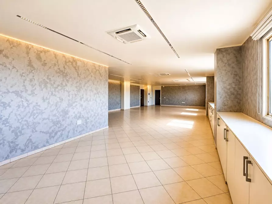 Immagine 1 di Ufficio in affitto  in via Norvegia 72 a Cascina