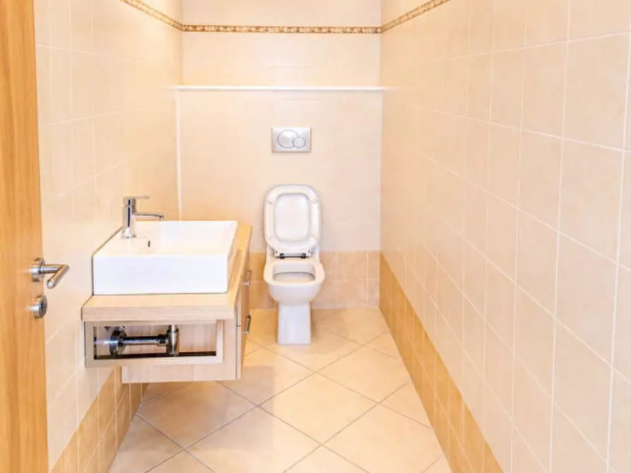 Immagine 6 di Ufficio in affitto  in via Norvegia 72 a Cascina