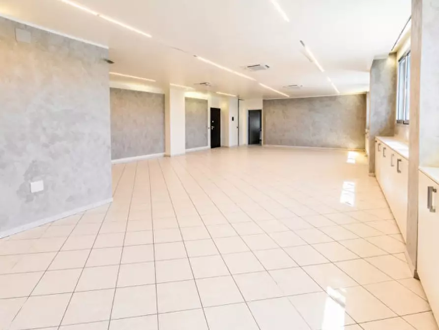 Immagine 9 di Ufficio in affitto  in via Norvegia 72 a Cascina