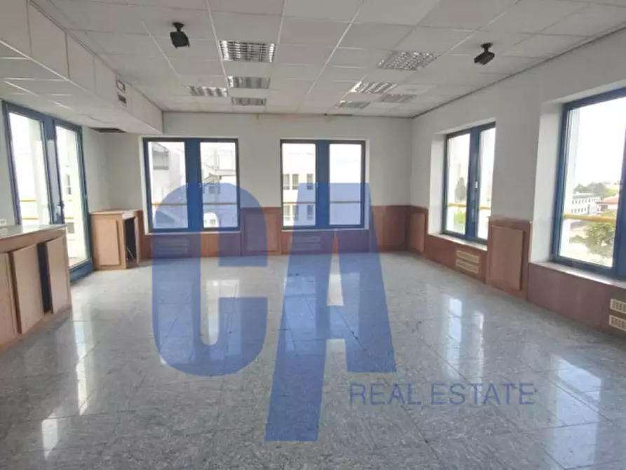 Immagine 2 di Ufficio in vendita  in VIA PARABIAGO a Milano
