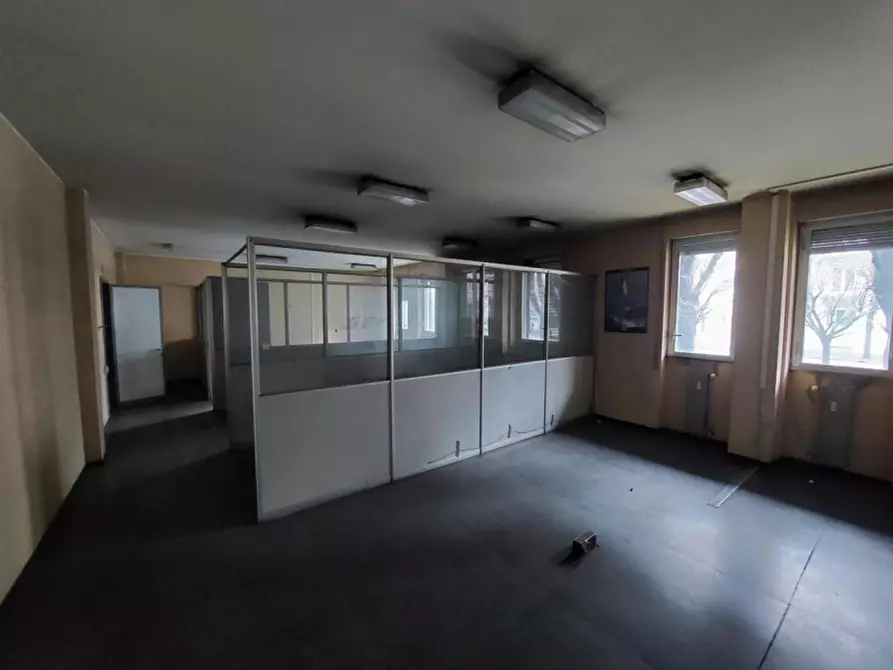 Immagine 6 di Ufficio in vendita  in Viale Giulio Cesare, 17, 22100 Como CO, Italia a Como
