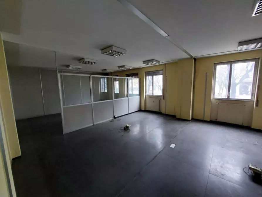 Immagine 8 di Ufficio in vendita  in Viale Giulio Cesare, 17, 22100 Como CO, Italia a Como