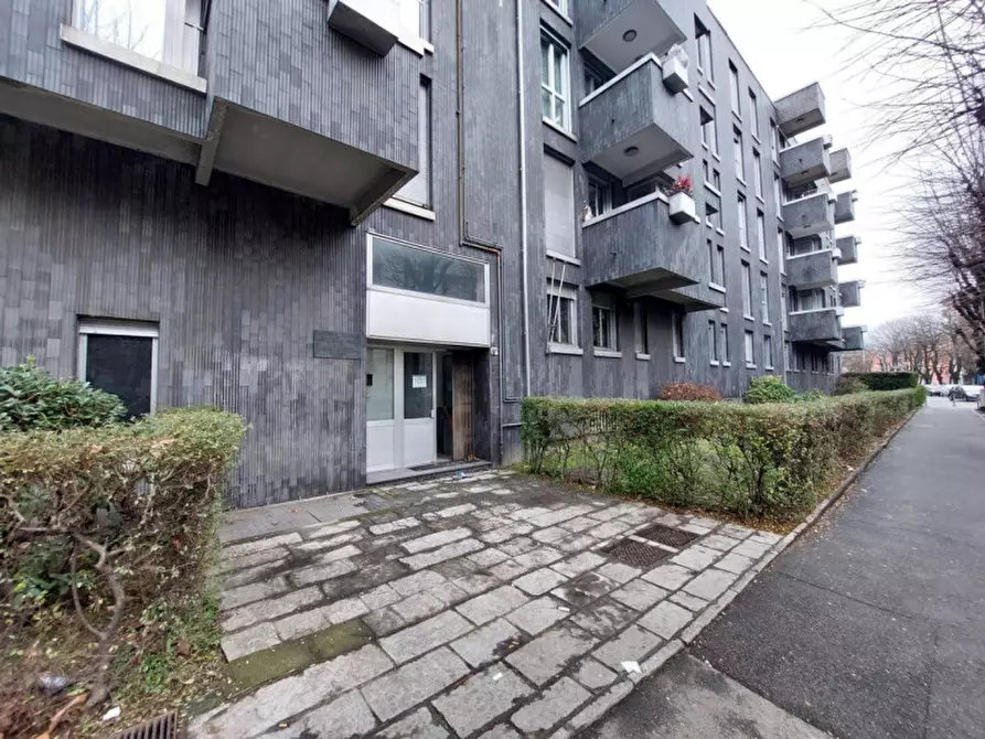 Immagine 1 di Ufficio in vendita  in Viale Giulio Cesare, 17, 22100 Como CO, Italia a Como