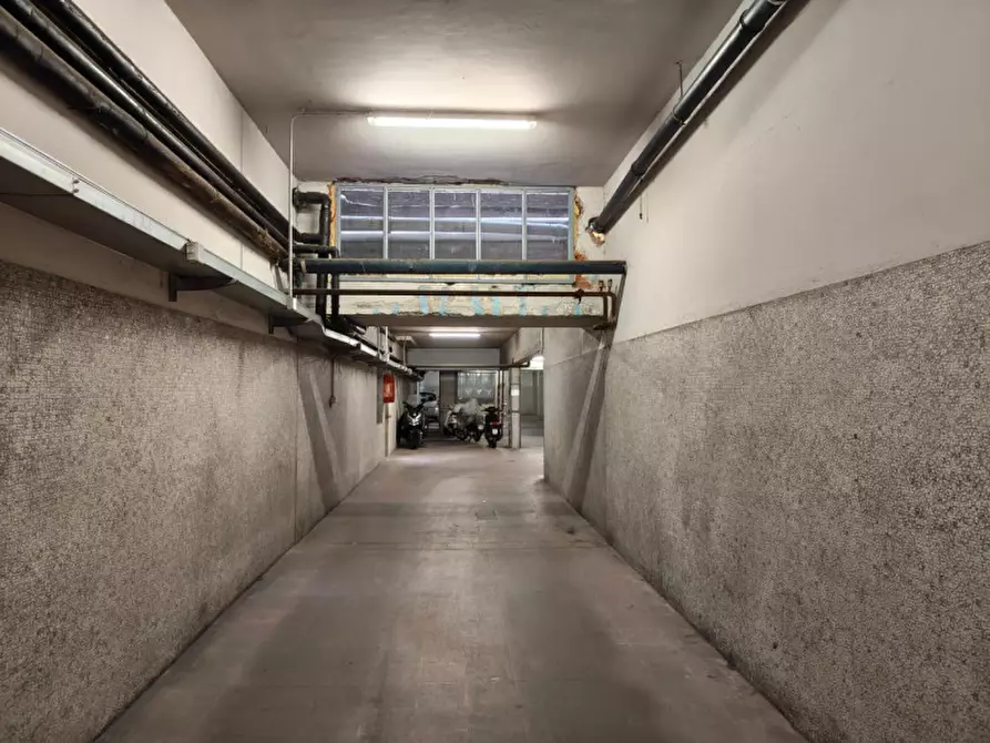 Immagine 4 di Magazzino in vendita  in Via Gian Domenico Romagnosi, 4/A, 10128 Torino TO, Italia a Torino