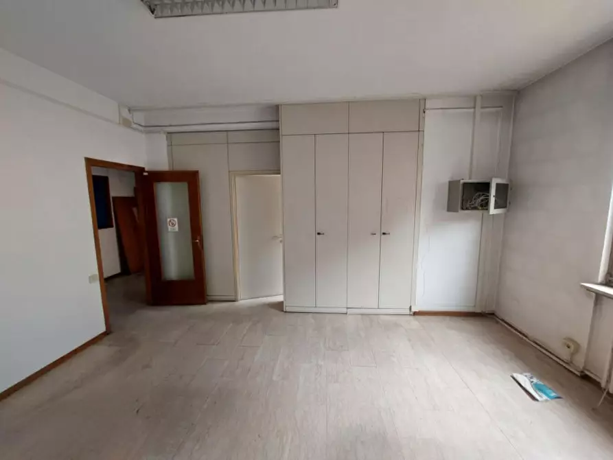 Immagine 10 di Ufficio in vendita  in Str. XXII Luglio, 27, 43121 Parma PR, Italia a Parma