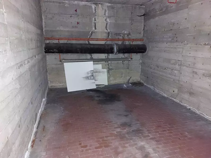 Immagine 9 di Posto auto in vendita  in Via Mentana, 32, 22100 Como CO, Italia a Como