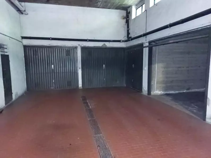 Immagine 10 di Posto auto in vendita  in Via Mentana, 32, 22100 Como CO, Italia a Como