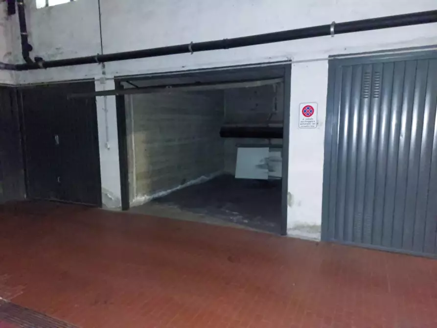 Immagine 11 di Posto auto in vendita  in Via Mentana, 32, 22100 Como CO, Italia a Como