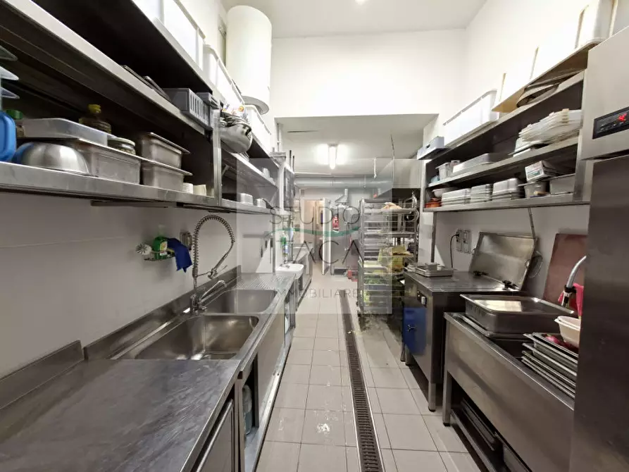 Immagine 3 di Attività commerciale in affitto  in Via Boccalerie a Padova