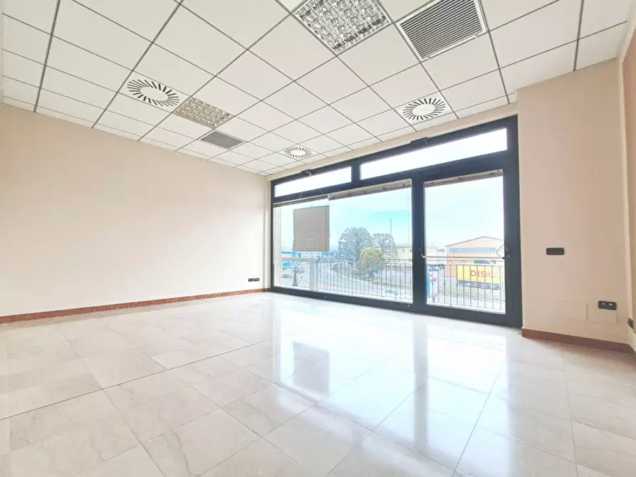 Immagine 10 di Ufficio in affitto  in Viale Europa a Cazzago San Martino