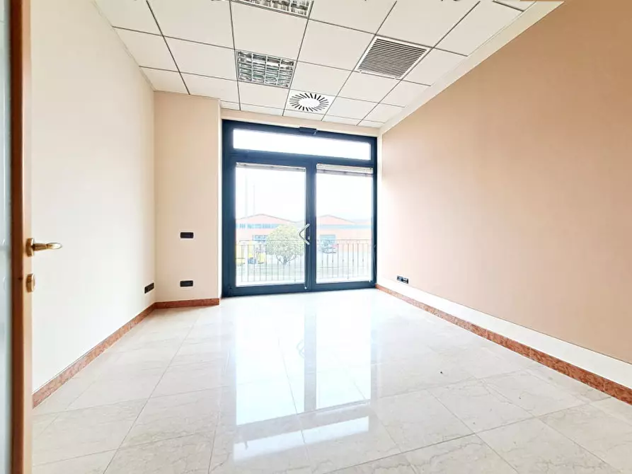 Immagine 11 di Ufficio in affitto  in Viale Europa a Cazzago San Martino