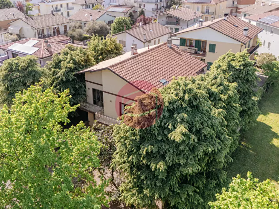 Immagine 3 di Villa in vendita  a Santarcangelo Di Romagna