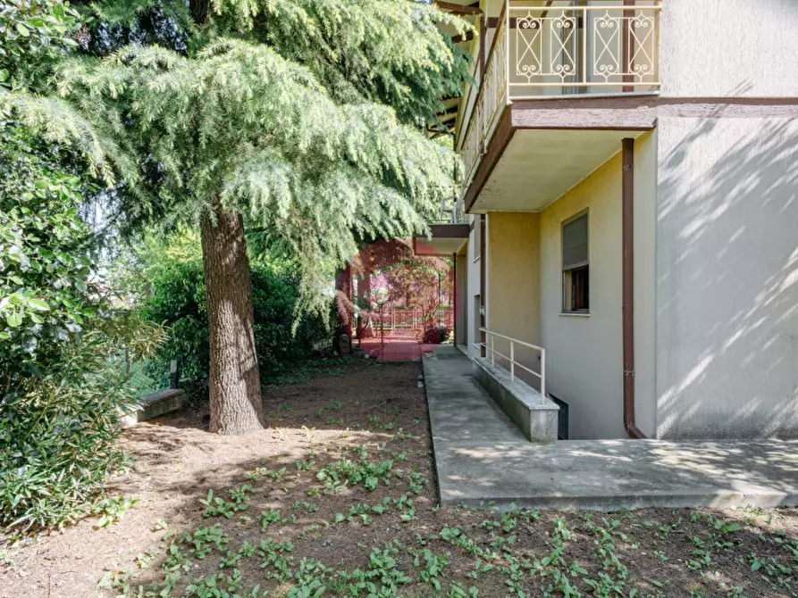 Immagine 8 di Villa in vendita  a Santarcangelo Di Romagna