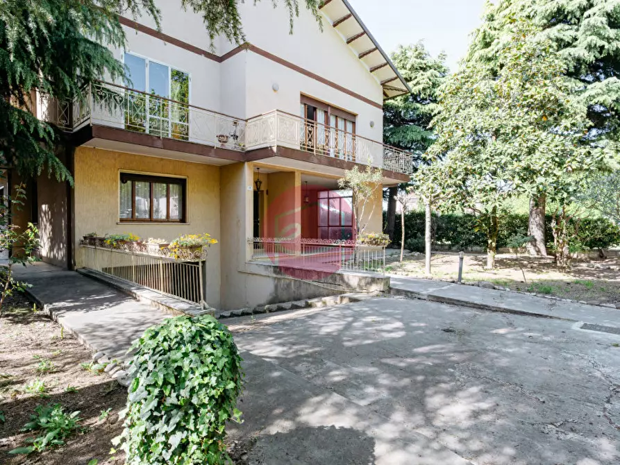 Immagine 9 di Villa in vendita  a Santarcangelo Di Romagna