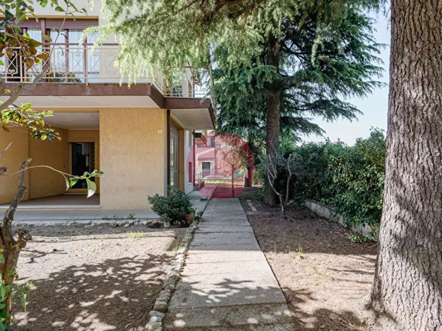Immagine 10 di Villa in vendita  a Santarcangelo Di Romagna