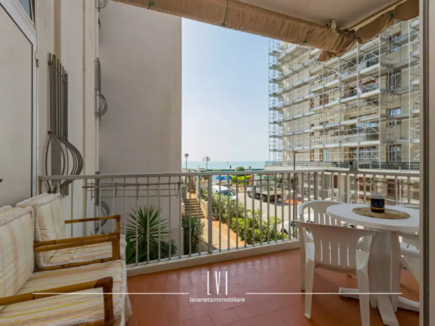 Immagine 2 di Appartamento in vendita  in Via Enrico Dandolo n.2 a Jesolo