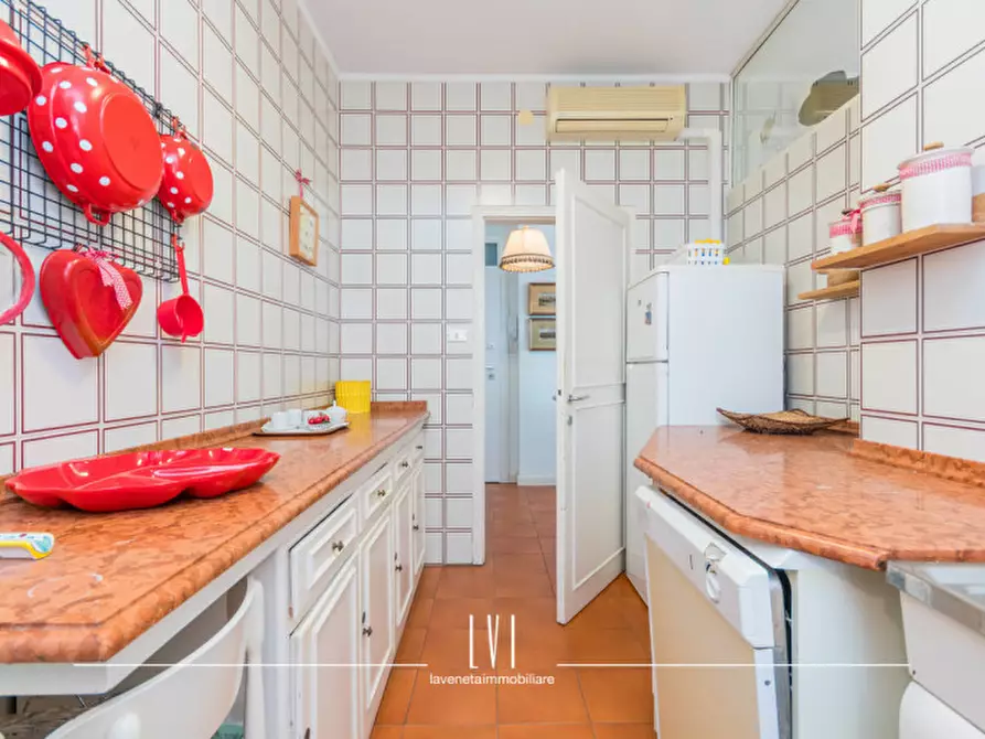 Immagine 7 di Appartamento in vendita  in Via Enrico Dandolo n.2 a Jesolo