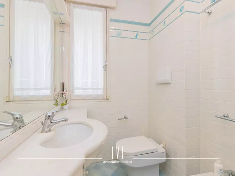 Immagine 18 di Appartamento in vendita  in Via Enrico Dandolo n.2 a Jesolo