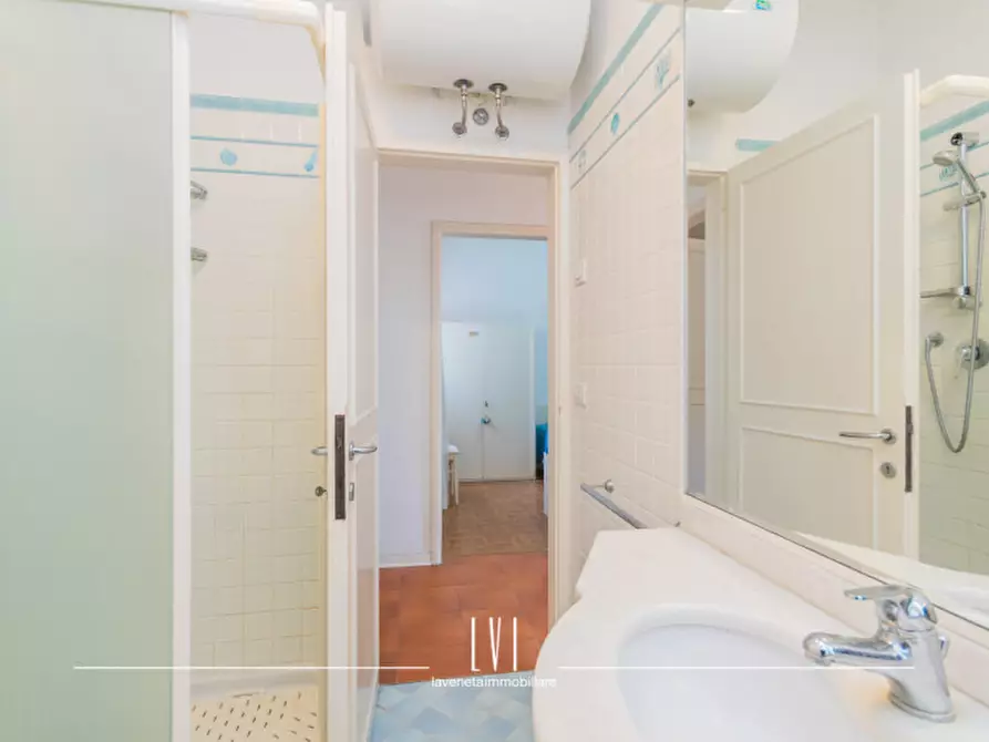 Immagine 19 di Appartamento in vendita  in Via Enrico Dandolo n.2 a Jesolo