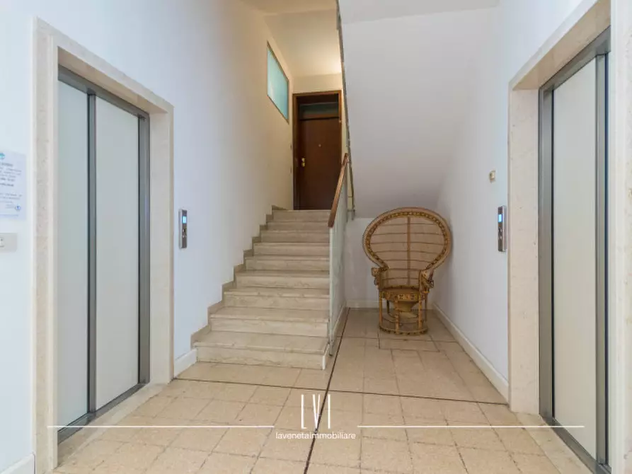 Immagine 27 di Appartamento in vendita  in Via Enrico Dandolo n.2 a Jesolo