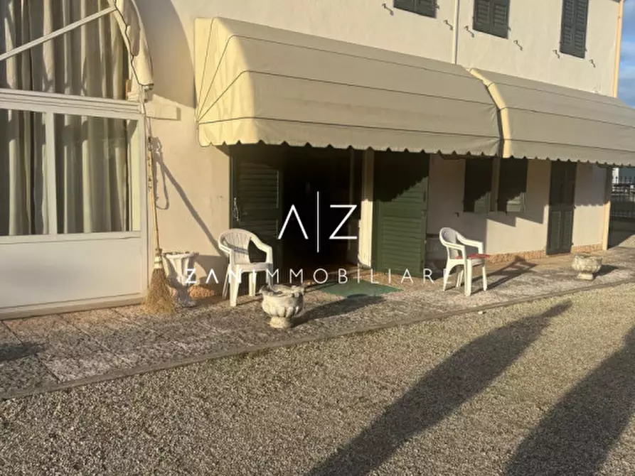 Immagine 3 di Attività commerciale in vendita  in Via Brenta a San Martino Di Lupari
