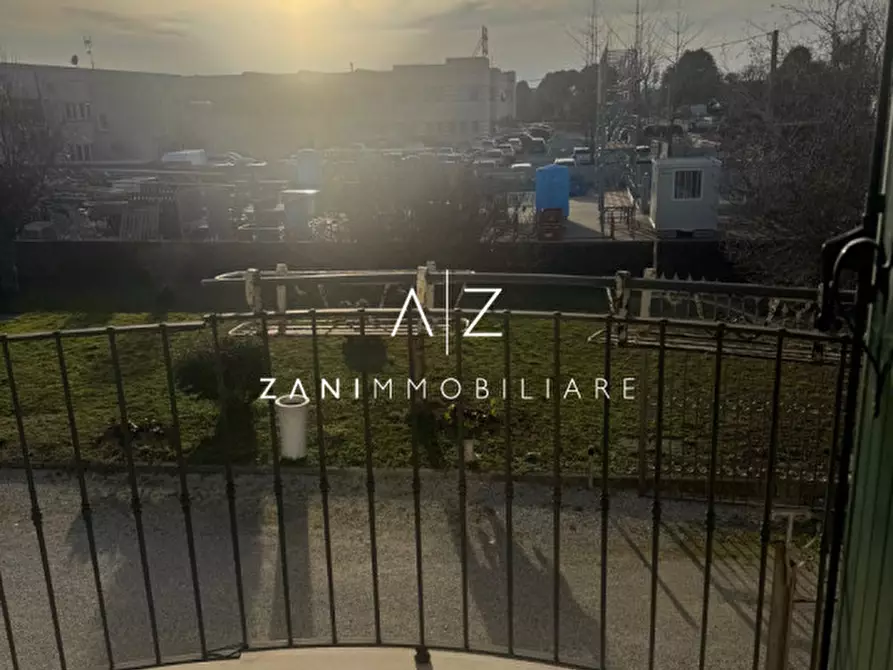 Immagine 11 di Attività commerciale in vendita  in Via Brenta a San Martino Di Lupari