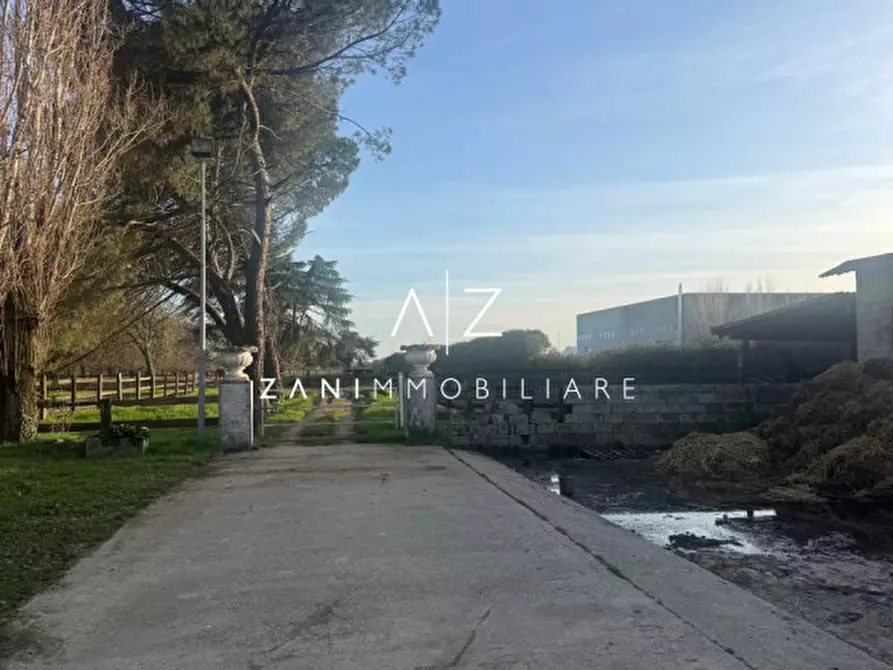 Immagine 13 di Attività commerciale in vendita  in Via Brenta a San Martino Di Lupari