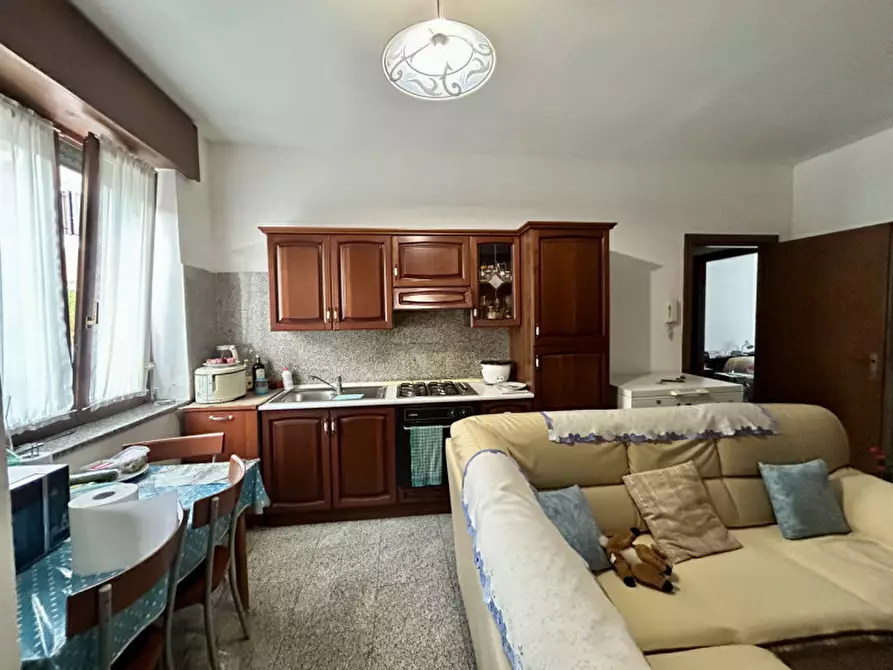 Immagine 4 di Appartamento in vendita  in via sei novembre a Sant'ambrogio Di Valpolicella