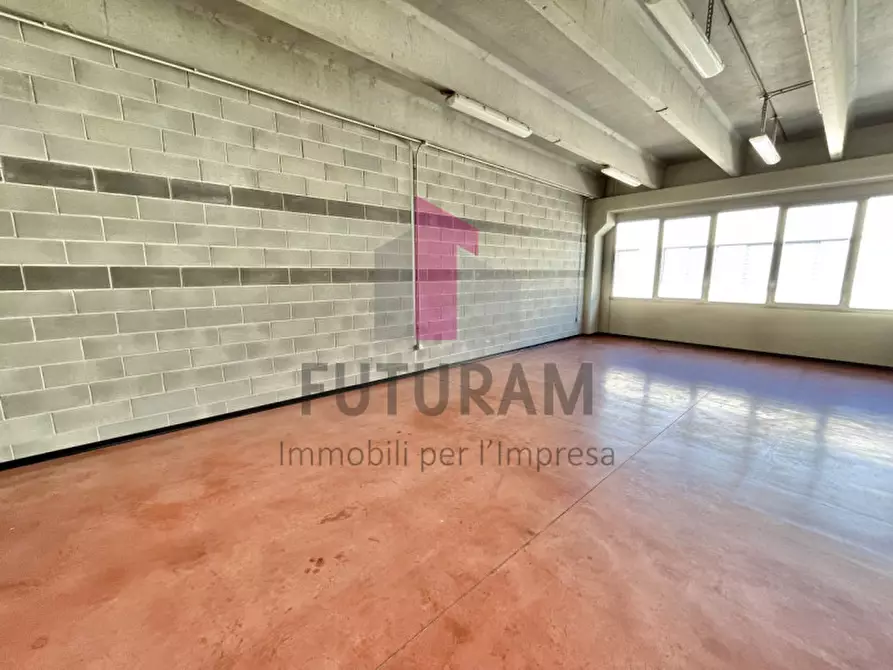 Immagine 10 di Laboratorio in affitto  in Via degli Alpini a Camisano Vicentino