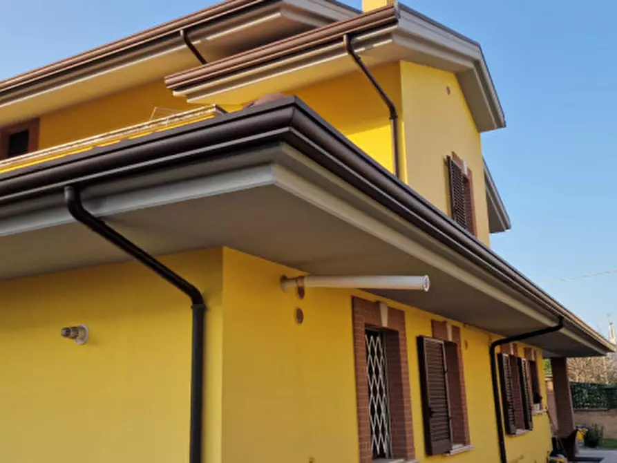 Immagine 1 di Villa in vendita  in fine via vestina a Montesilvano
