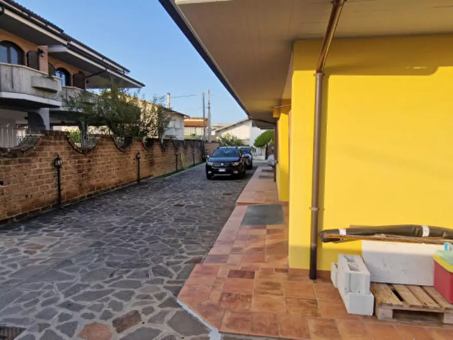 Immagine 27 di Villa in vendita  in fine via vestina a Montesilvano