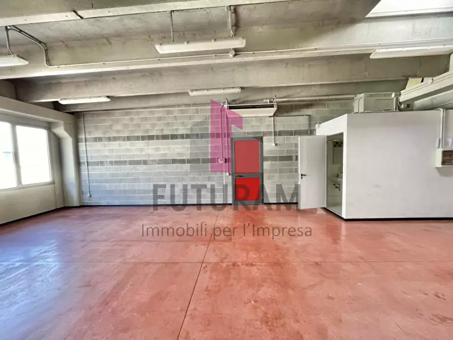 Immagine 5 di Laboratorio in affitto  in Via degli Alpini a Camisano Vicentino