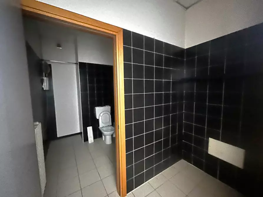 Immagine 8 di Negozio in affitto  in Mestrino via Galileo Galilei a Mestrino