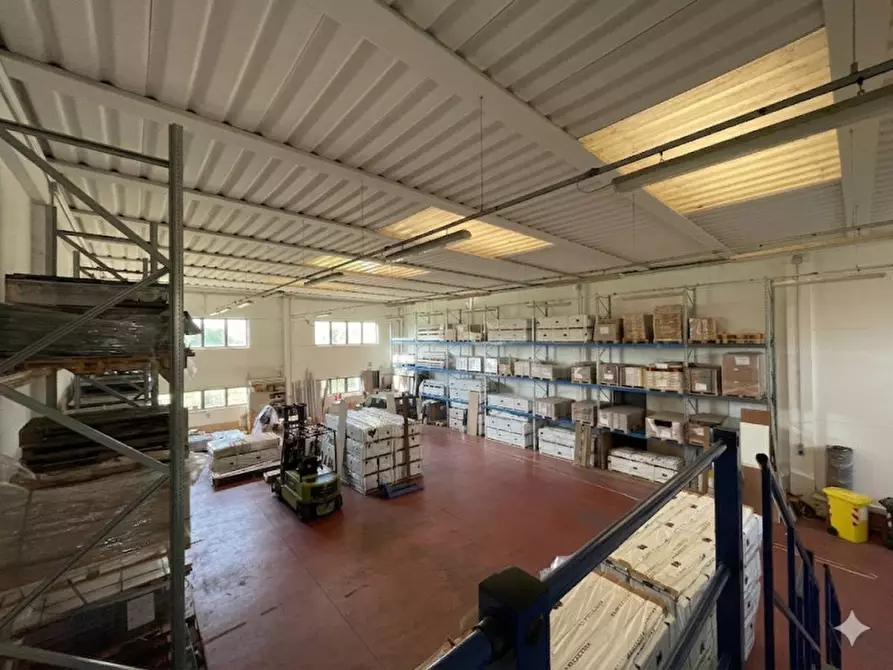 Immagine 1 di Capannone industriale in affitto  in Via Pitagora a Rubano