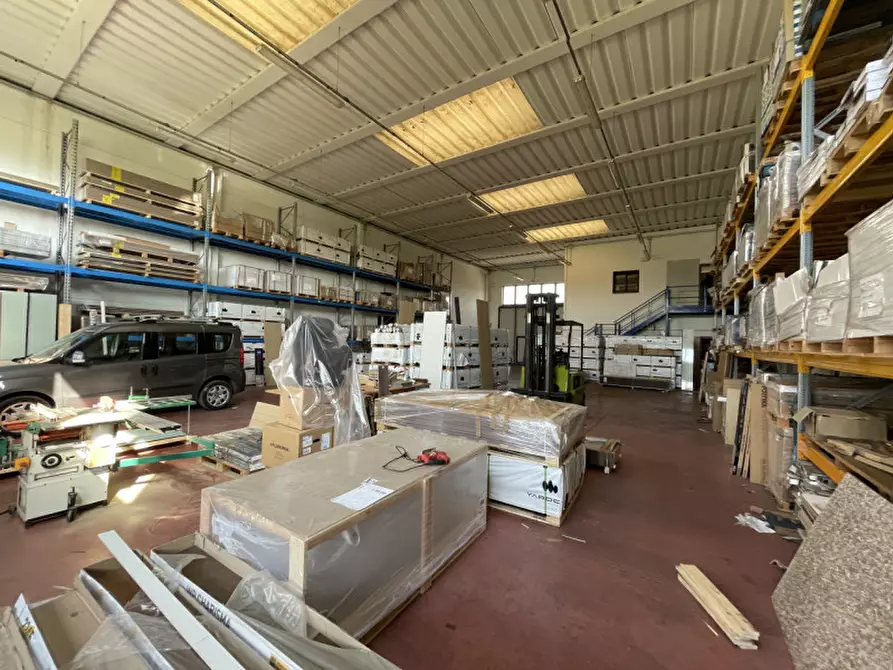 Immagine 2 di Capannone industriale in affitto  in Via Pitagora a Rubano