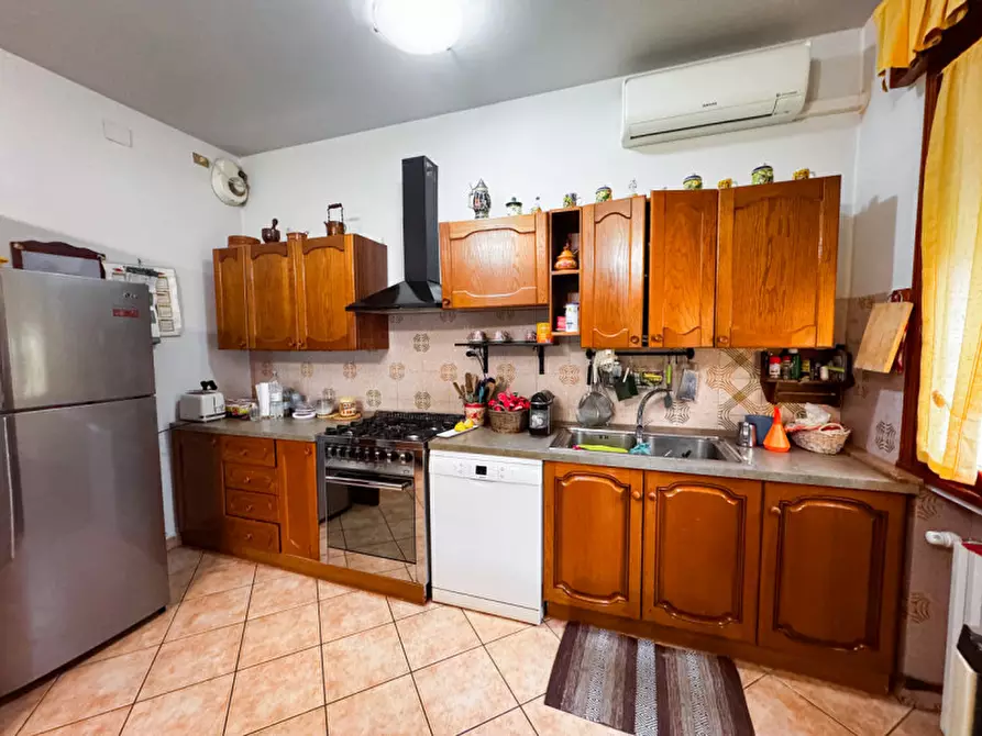 Immagine 4 di Casa bifamiliare in vendita  in Via Altura a Ospedaletto Euganeo