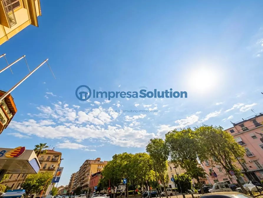 Immagine 1 di Negozio in vendita  in Via Arenaccia a Napoli