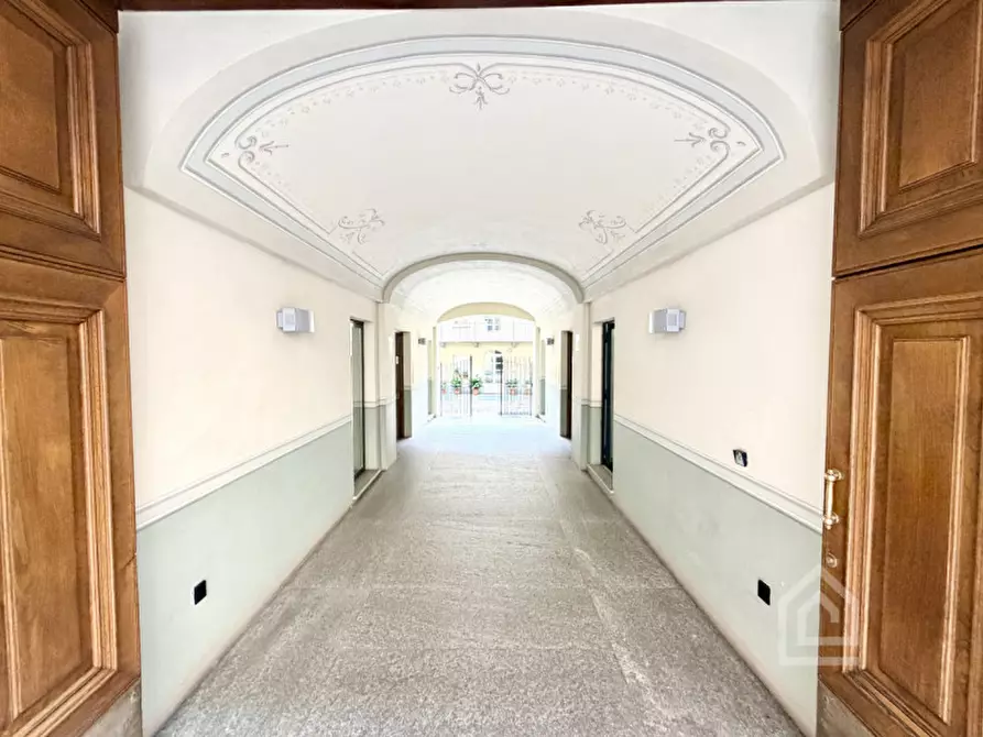 Immagine 23 di Negozio in affitto  in Via Eusebio Bava 8 a Torino