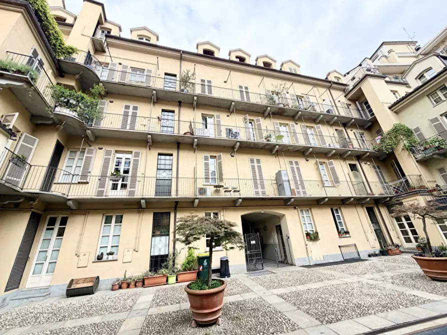 Immagine 28 di Negozio in affitto  in Via Eusebio Bava 8 a Torino