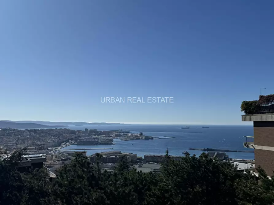 Immagine 1 di Appartamento in vendita  in Via del Panorama 42 a Trieste