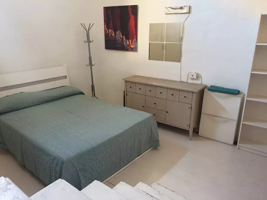Immagine 1 di Appartamento in vendita  in via altabella a Bologna