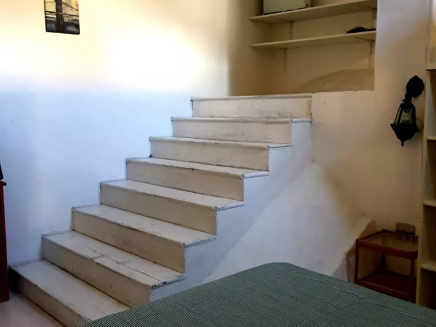 Immagine 2 di Appartamento in vendita  in via altabella a Bologna