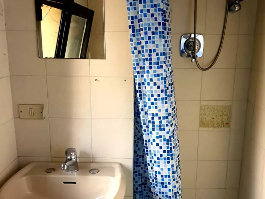 Immagine 7 di Appartamento in vendita  in via altabella a Bologna