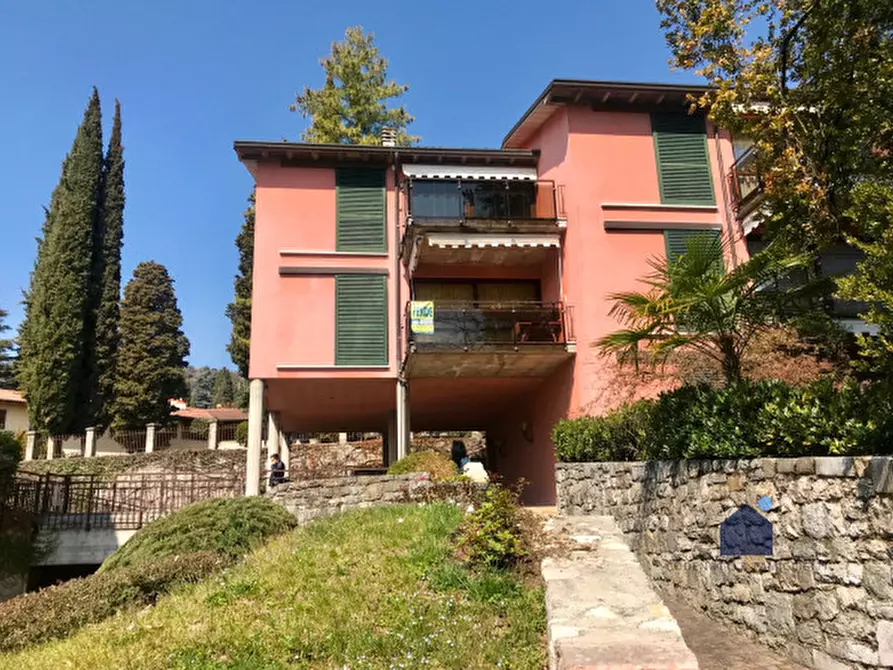 Immagine 2 di Appartamento in affitto  in Via Roma a Gardone Riviera