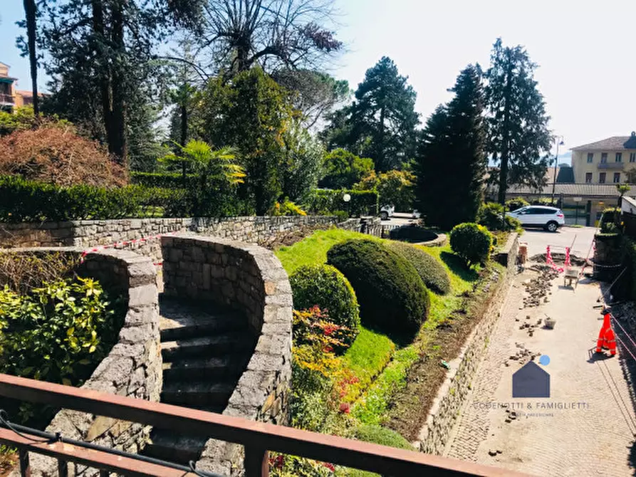 Immagine 9 di Appartamento in affitto  in Via Roma a Gardone Riviera