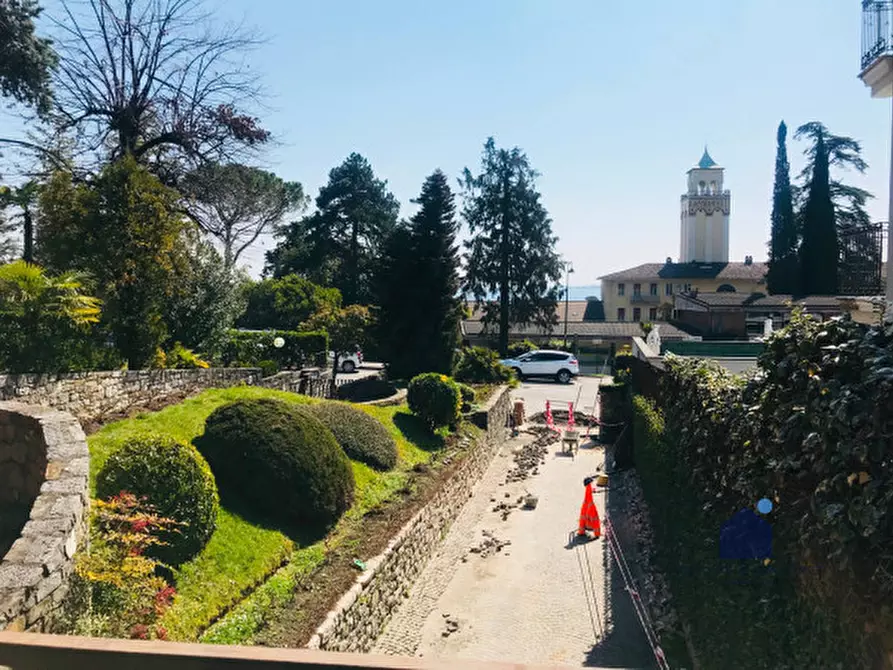 Immagine 10 di Appartamento in affitto  in Via Roma a Gardone Riviera