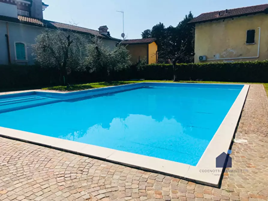 Immagine 13 di Appartamento in affitto  in Via Roma a Gardone Riviera