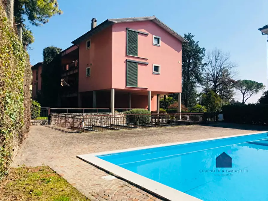 Immagine 14 di Appartamento in affitto  in Via Roma a Gardone Riviera