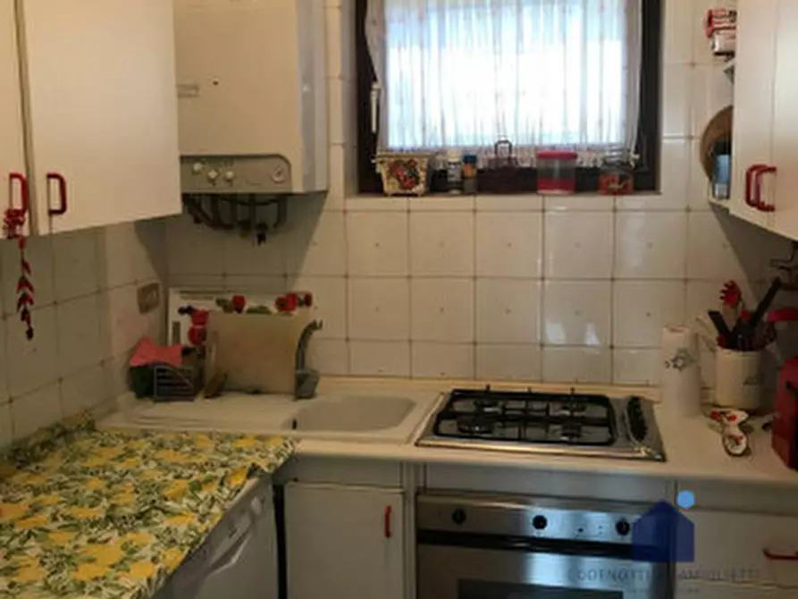 Immagine 21 di Appartamento in affitto  in Via Roma a Gardone Riviera